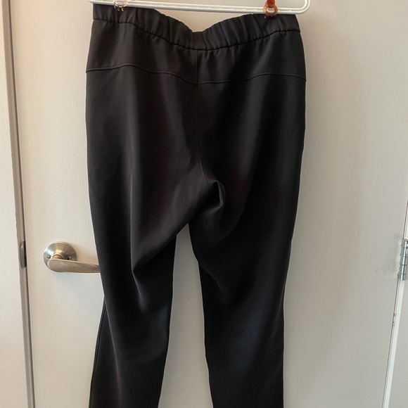 LULULEMON ON THE FLY 7/8 PANT 25" *WOVEN - Picture 7 of 8